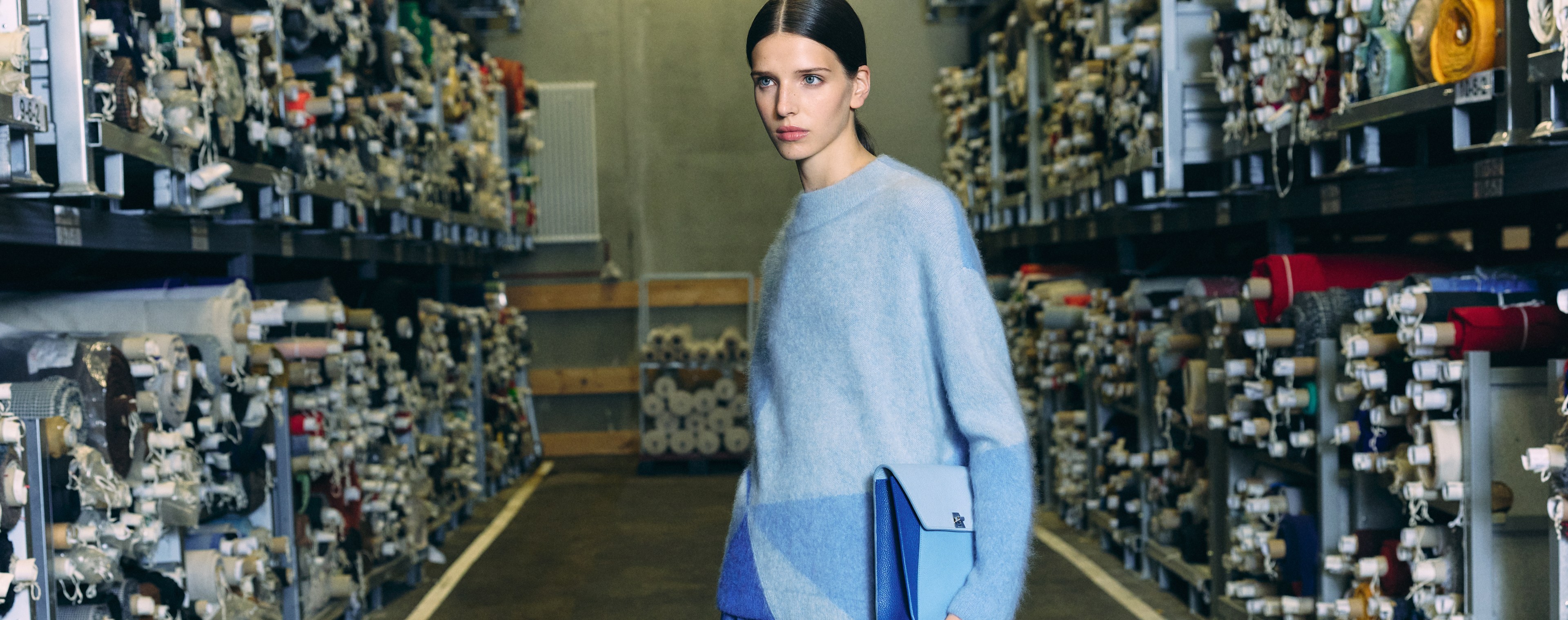 아크리스 메인 상단.jpg